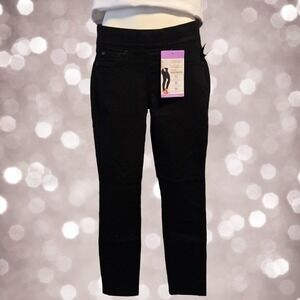 Levi Pull-On Skinny Jean - Size 26‎